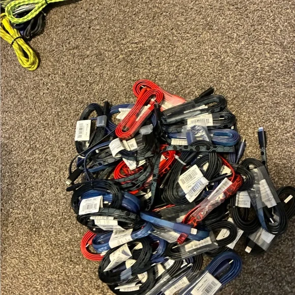 300 iPhone/iPad Data/Sync Fast Charging Cables